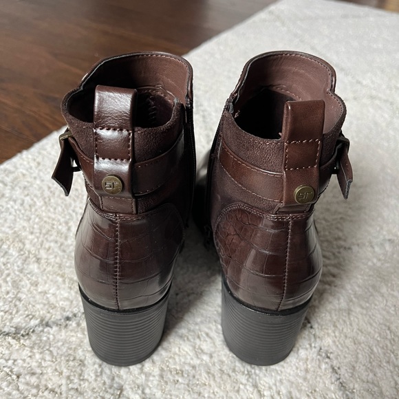 Brown Booties (Size 7) - Picture 4 of 8